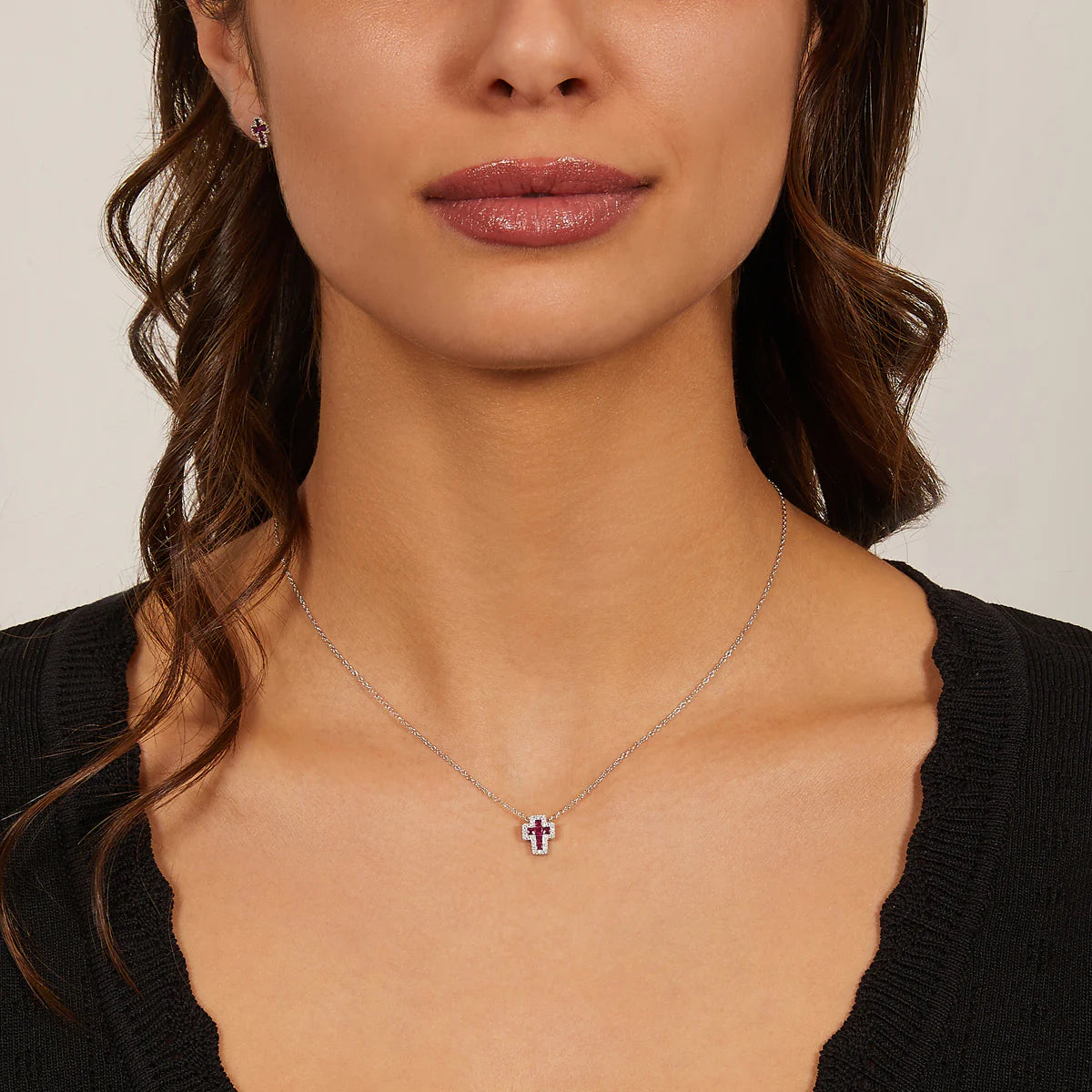 Collana mini Doppia Croce con Zirconi Bianchi e Rubino