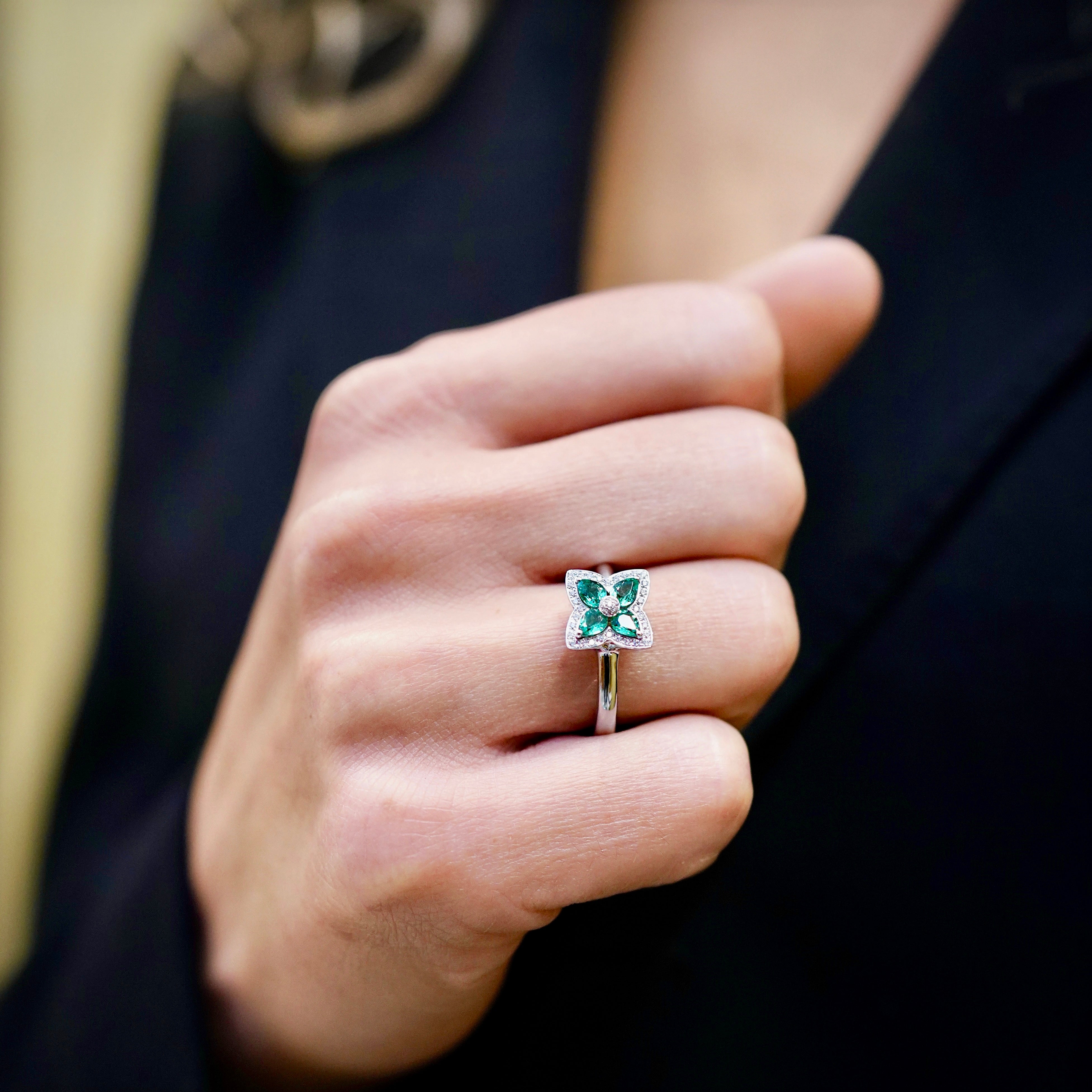 Giorgio Visconti Anello in Oro Bianco, Diamanti e Pietre Colorate