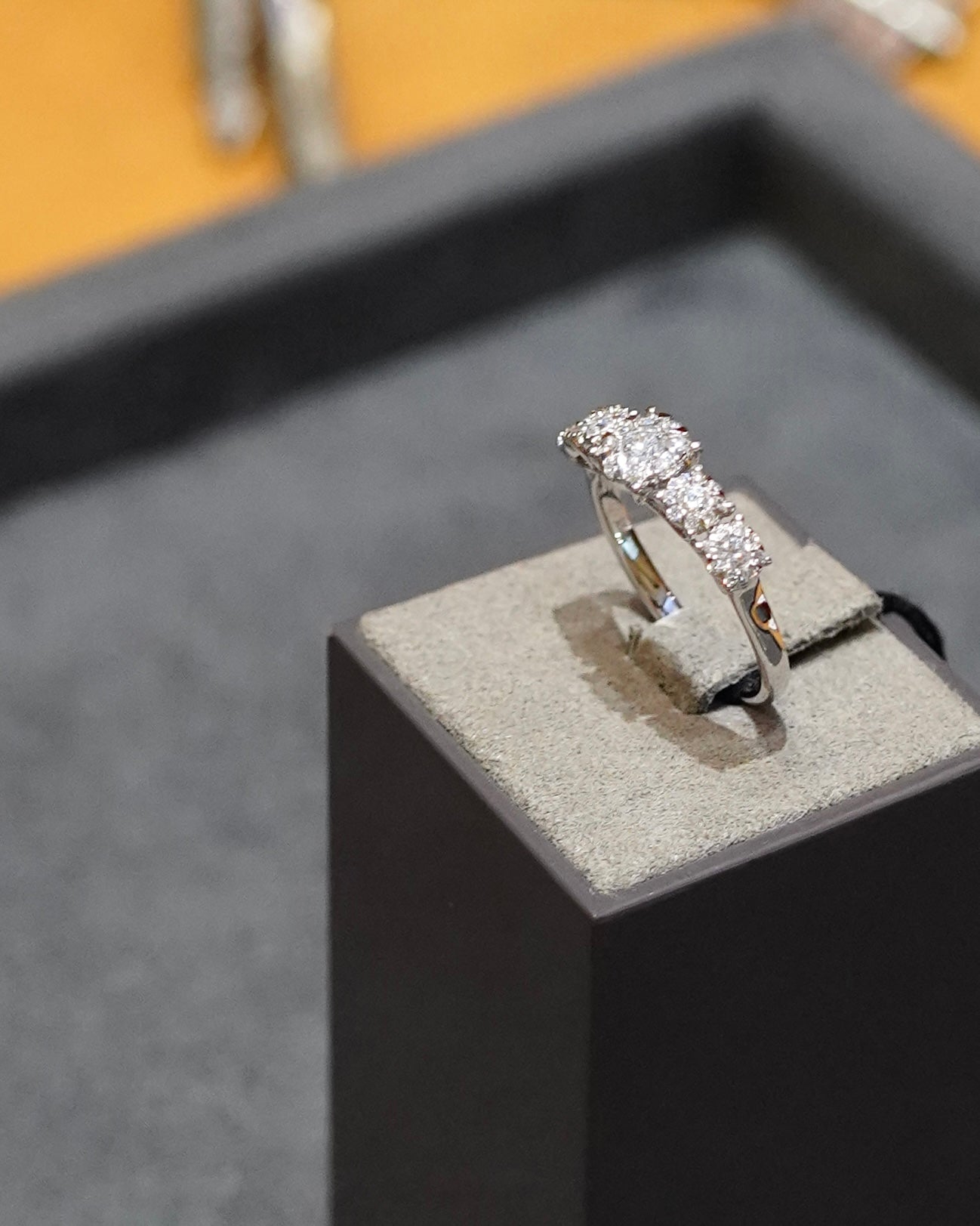 Giorgio Visconti - Anello in oro bianco e diamanti