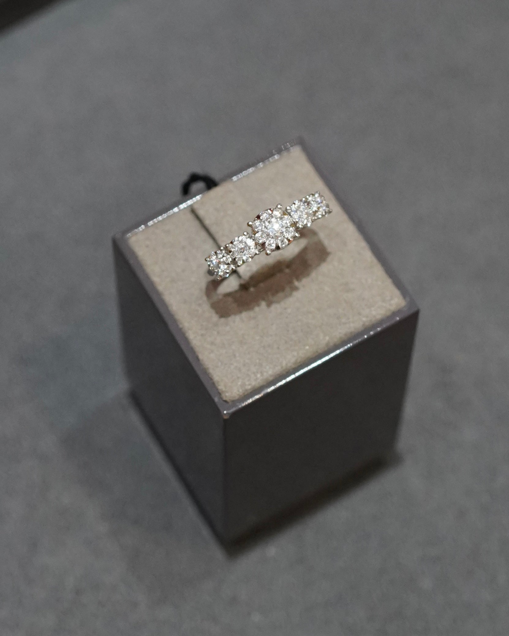 Giorgio Visconti - Anello in oro bianco e diamanti